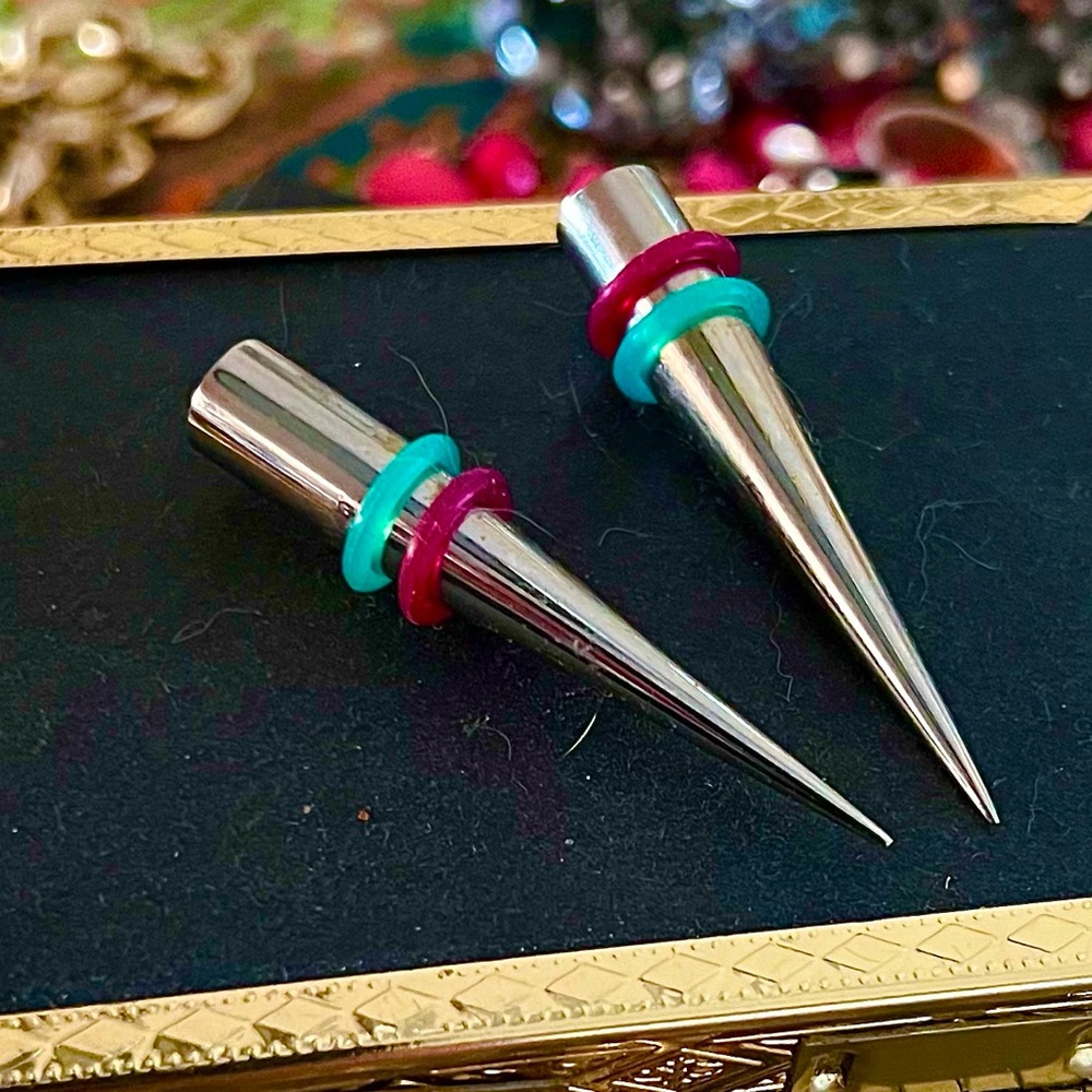 Size 0 gauge surgical steel tapers